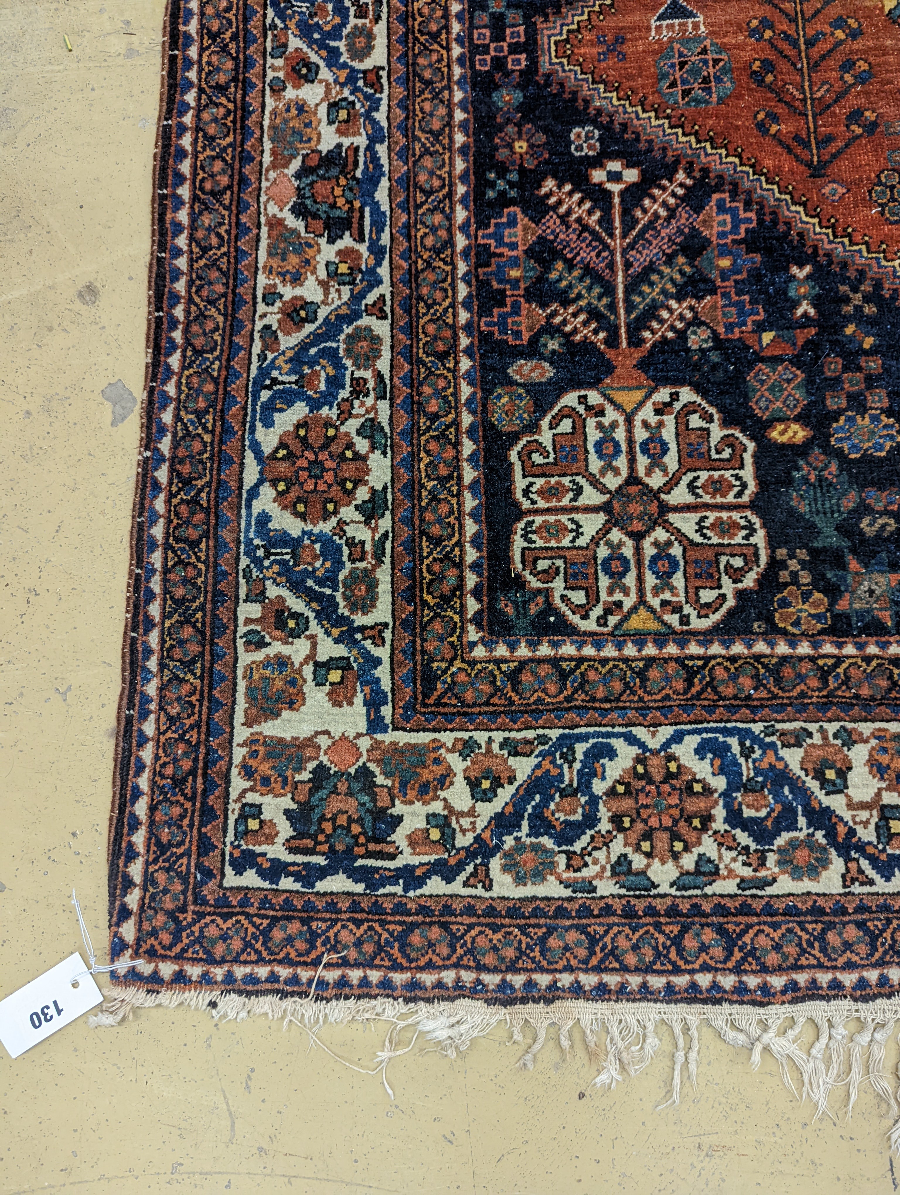 An Abadeh Persian rug, 200 x 157cm